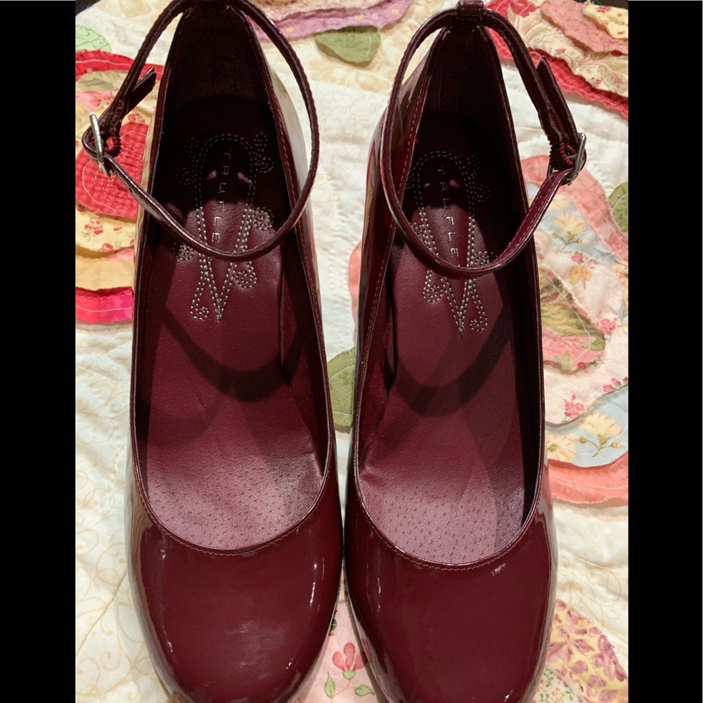 Burgundy MaryJane Wedges... Perfect for work!